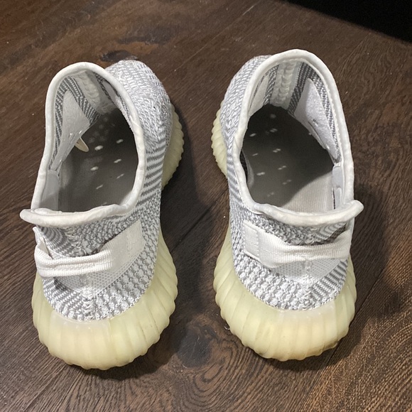 Adidas Yeezy 350 v2 Static Non-Reflective - Picture 2 of 6